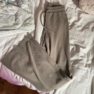 Sunday Best Aritizia waffle pant